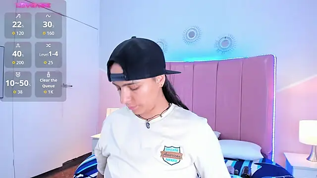 Liiam smith  online show from 10.26.25