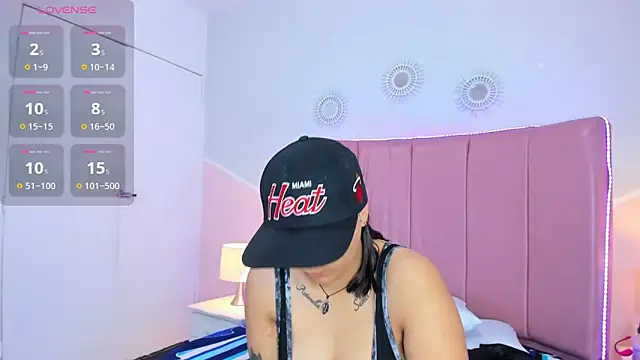 Liiam smith  online show from 11.11.25