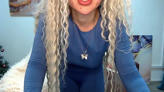 Snapshot of MissisCaty chatting on 02.03.25 MissisCaty online show from 02.03.25