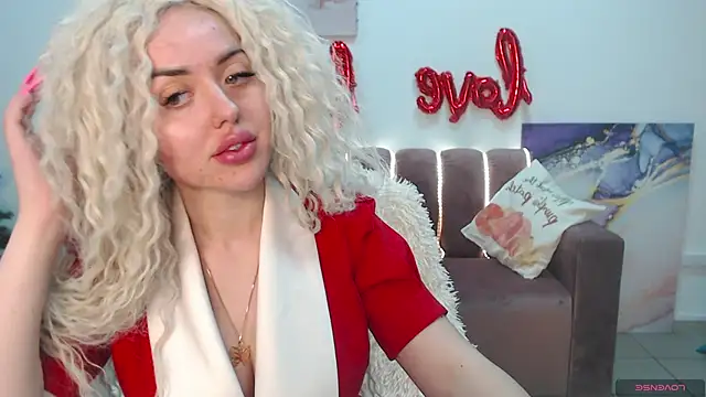 Snapshot of MissisCaty chatting on 02.05.25 MissisCaty online show from 02.05.25