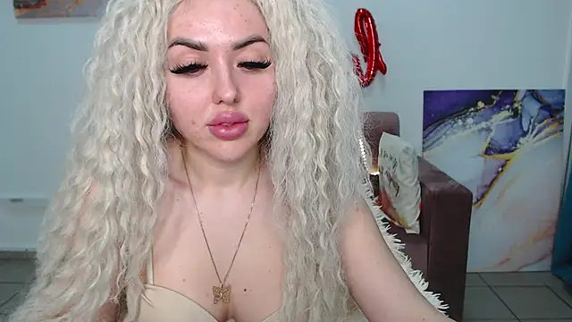 Snapshot of MissisCaty chatting on 03.03.25 MissisCaty online show from 03.03.25