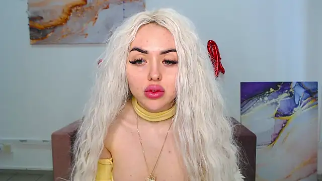 Snapshot of MissisCaty chatting on 03.20.25 MissisCaty online show from 03.20.25