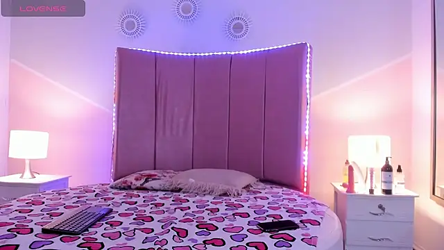  Emma whiitee  online show from 03.07.25