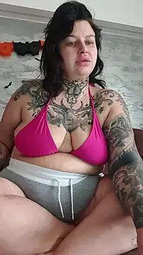 CannabisQueenn online show from 10.30.25