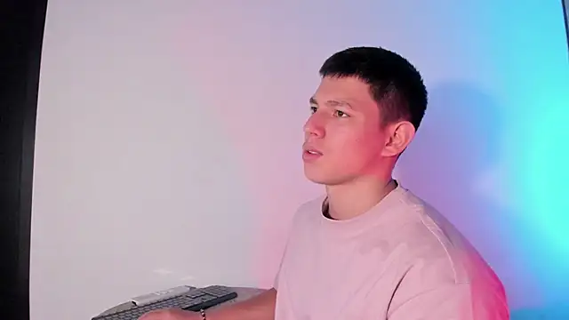 Snapshot of JamesCr_ chatting on 02.27.25 JamesCr online show from 02.27.25