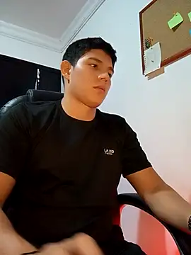 Snapshot of JamesCr_ chatting on 03.21.25 JamesCr online show from 03.21.25