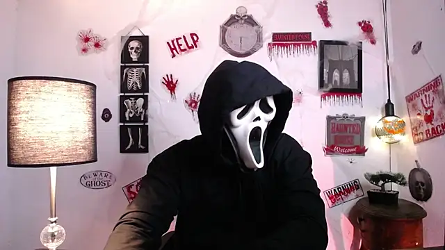 Snapshot of JamesCr_ chatting on 10.25.25 JamesCr online show from 10.25.25