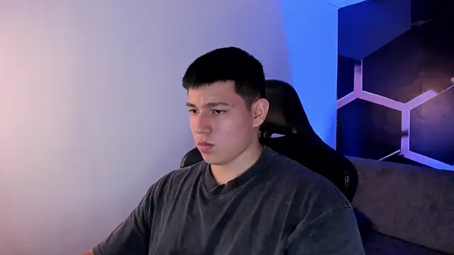 JamesCr  online show from 02.21.26