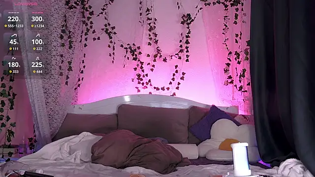 Snapshot of Kellybbface chatting on 11.03.25 Kellybbface online show from 11.03.25