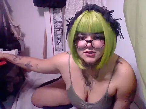 Snapshot of xomimuka chatting on 02.13.25 xomimuka online show from 02.13.25