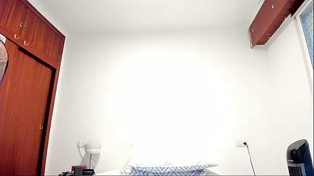 Snapshot of JohanSmith chatting on 06.29.26 JohanSmith online show from 06.29.26
