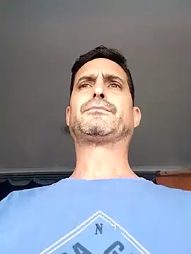 Snapshot of jonymoreno chatting on 10.17.25 jonymoreno online show from 10.17.25