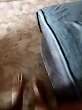 Snapshot of jonymoreno chatting on 10.27.25 jonymoreno online show from 10.27.25