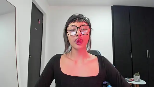 ggor4w33 online show from 10.03.25