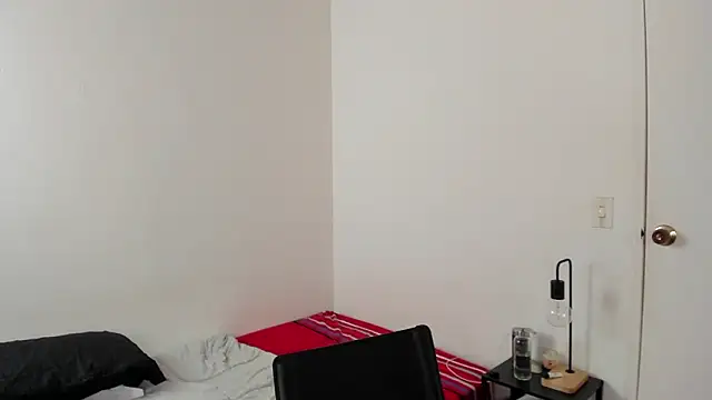 Mazikeen  18 online show from 02.17.26