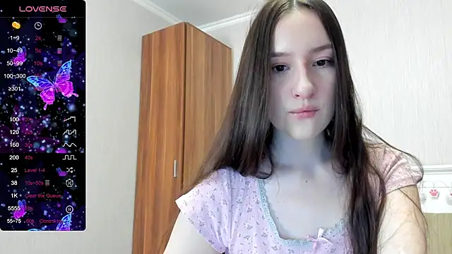 Snapshot of Cute__Nana chatting on 01.12.26 Cute Nana online show from 01.12.26