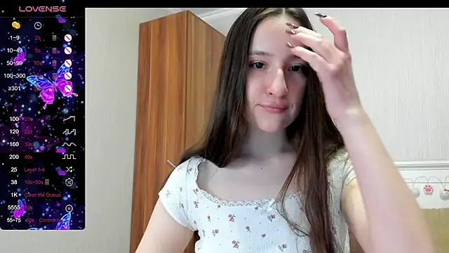 Snapshot of Cute__Nana chatting on 01.19.26 Cute Nana online show from 01.19.26