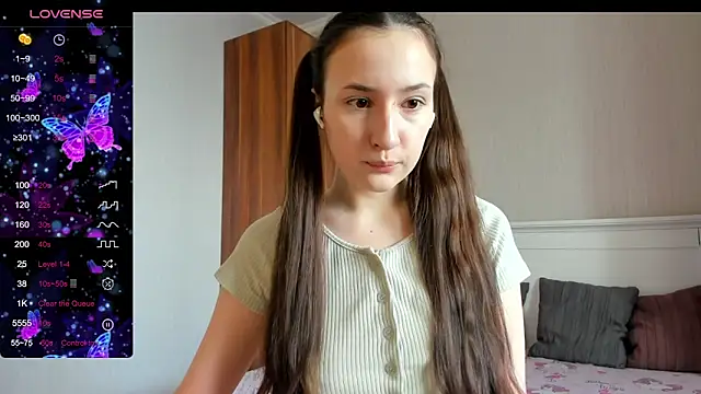 Snapshot of Cute__Nana chatting on 02.22.26 Cute Nana online show from 02.22.26