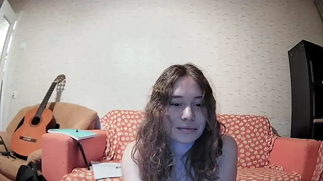 Snapshot of girliemilk chatting on 02.10.25 girliemilk online show from 02.10.25