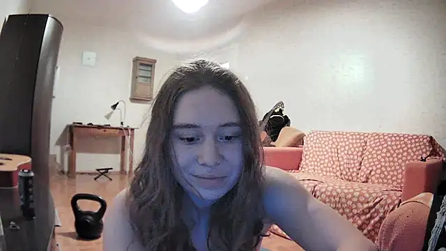 Snapshot of girliemilk chatting on 02.21.25 girliemilk online show from 02.21.25