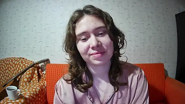 Snapshot of girliemilk chatting on 11.24.25 girliemilk online show from 11.24.25