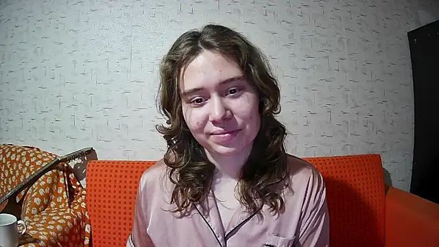 Snapshot of girliemilk chatting on 11.29.25 girliemilk online show from 11.29.25