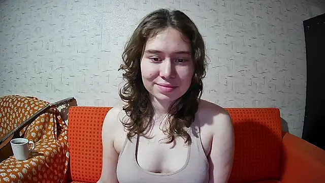 Snapshot of girliemilk chatting on 12.01.25 girliemilk online show from 12.01.25