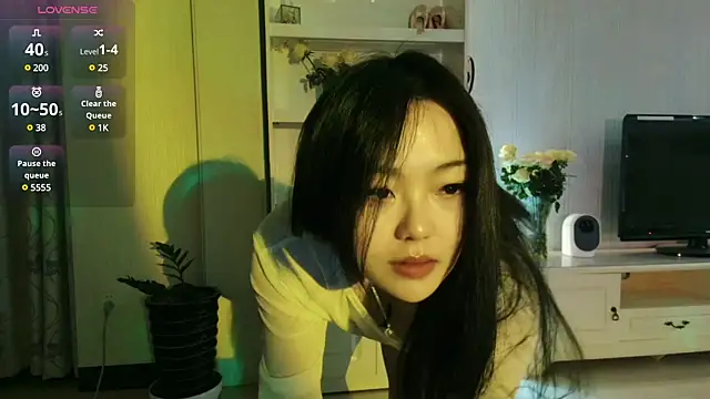 nanaliu6 online show from 03.20.25