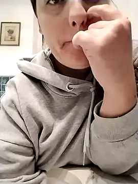 Snapshot of PrincessEileen89 chatting on 10.27.25 PrincessEileen89 online show from 10.27.25