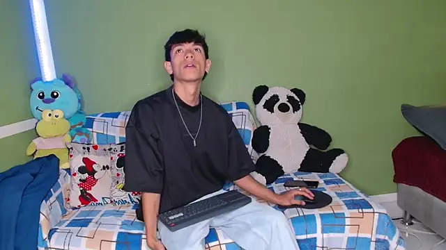 Snapshot of the_murderer chatting on 11.03.25 the murderer online show from 11.03.25