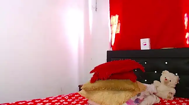 Snapshot of Catalinehot_latin chatting on 02.22.25 Catalinehot latin online show from 02.22.25