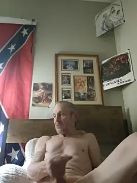 Snapshot of Dara4q chatting on 02.19.25 Dara4q online show from 02.19.25