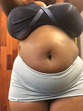 Snapshot of servingBigTitis chatting on 02.07.25 servingBigTitis online show from 02.07.25