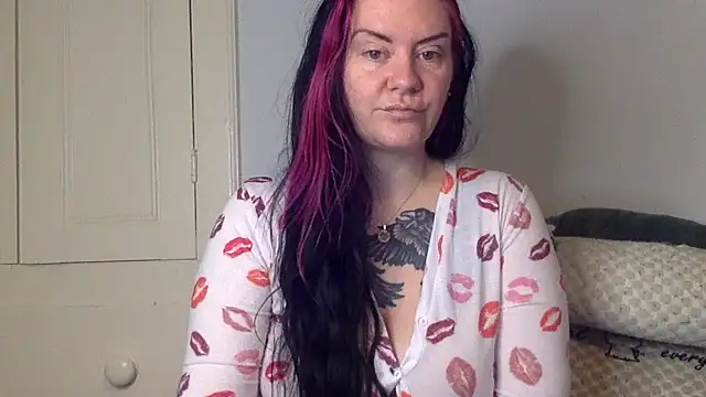 Snapshot of AureliaXOX chatting on 02.13.26 AureliaXOX online show from 02.13.26