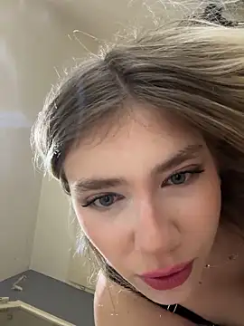 Snapshot of angeleyezlolita chatting on 02.04.25 angeleyezlolita online show from 02.04.25