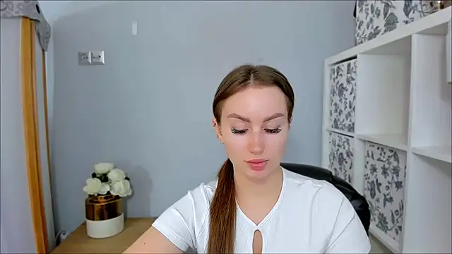 DonnaCam online show from 10.16.25