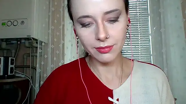 LuminousLady online show from 10.02.25