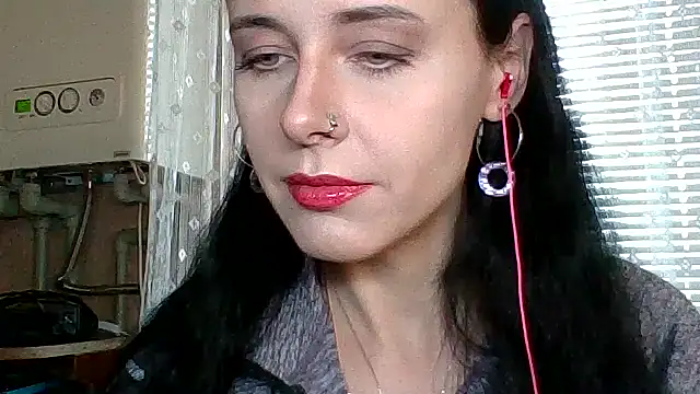 LuminousLady online show from 11.02.25