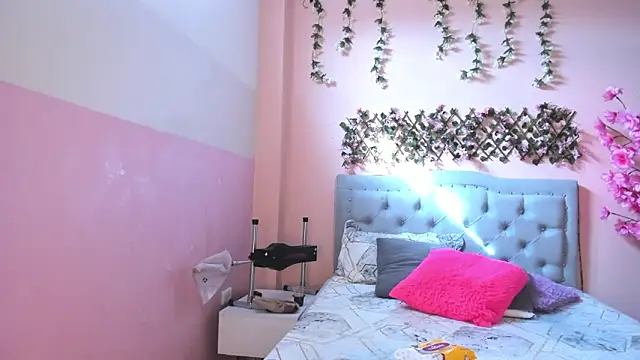 littletammy4u  online show from 09.19.25