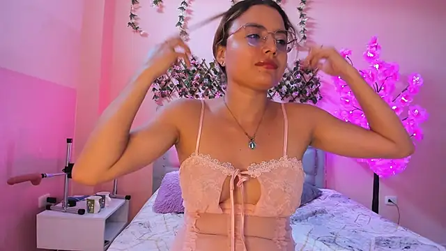 littletammy4u  online show from 09.22.25