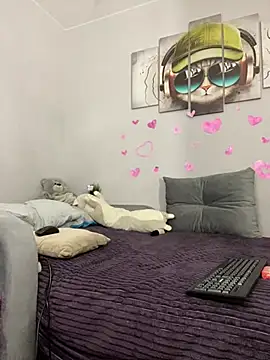 Snapshot of MollyMi0 chatting on 02.17.25 MollyMi0 online show from 02.17.25