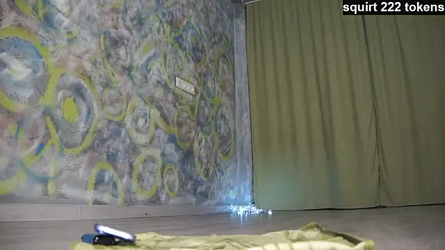 queeneliaa online show from 03.01.25