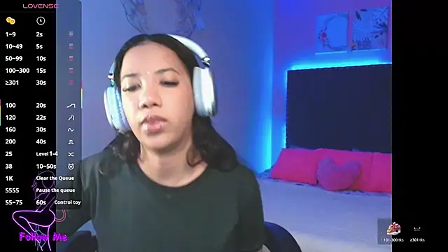 SallyWhitee online show from 11.13.25