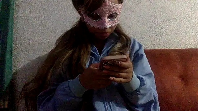 Snapshot of sharonlopez9611 chatting on 02.17.25 sharonlopez9611 online show from 02.17.25