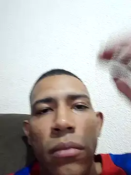 Snapshot of Mineirinho043 chatting on 02.05.25 Mineirinho043 online show from 02.05.25