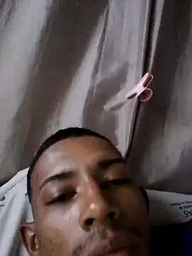 Snapshot of Mineirinho043 chatting on 02.25.25 Mineirinho043 online show from 02.25.25