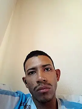 Snapshot of Mineirinho043 chatting on 03.04.25 Mineirinho043 online show from 03.04.25