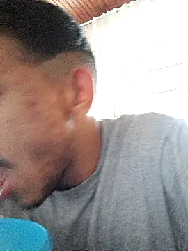 Snapshot of Mineirinho043 chatting on 03.22.25 Mineirinho043 online show from 03.22.25