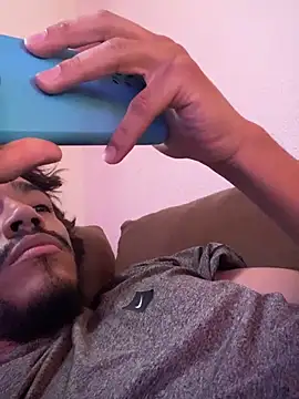 Snapshot of Mineirinho043 chatting on 10.20.25 Mineirinho043 online show from 10.20.25