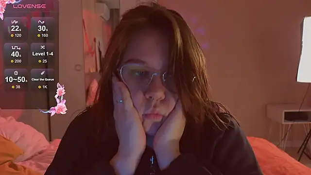 Mia Luw online show from 03.06.26